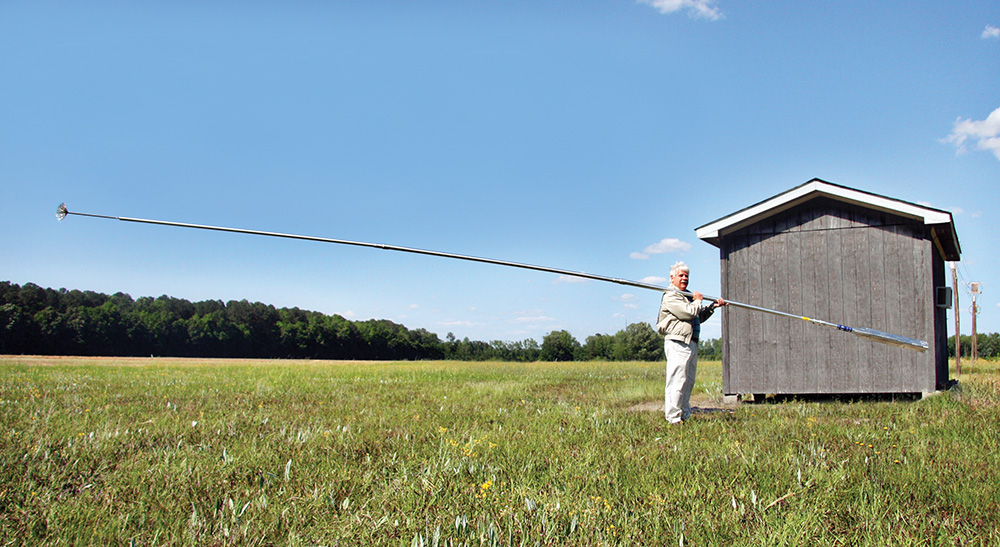The PLP-30 is lightweight for easy installation The PLP-30 is lightweight for easy installation